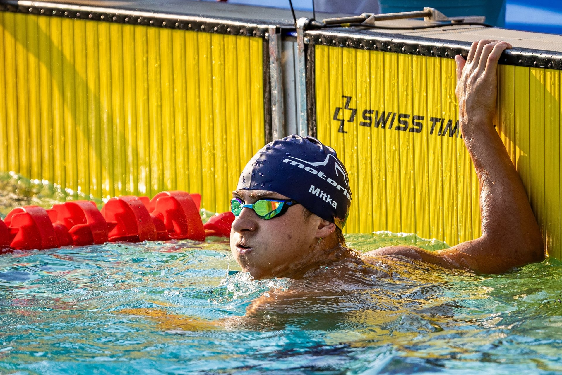 Daniel Mitka swimming